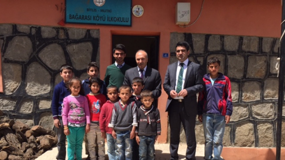 İl Milli Eğitim Müdürümüz Sayın Mehmet Emin KORKMAZ´ın Mutki Bağarası Köyü İlkokulu incelemeleri