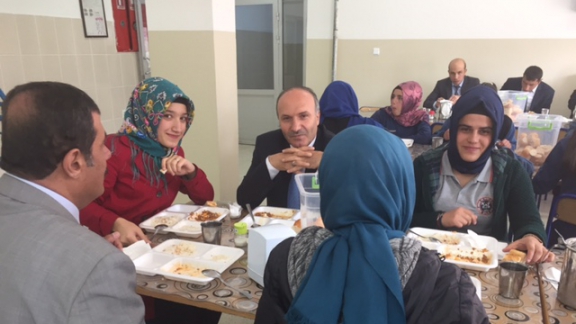 İl Milli Eğitim Müdürümüz Sayın Mehmet Emin KORKMAZ Cemil Özgür Mesleki ve Teknik Anadolu Lisesini ziyaret etti.