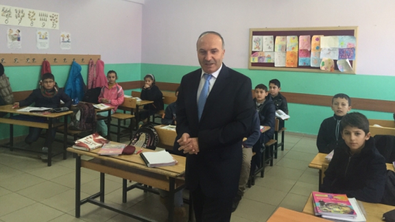 İl Milli Eğitim Müdürümüz Sayın Mehmet Emin KORKMAZ Merkez MNG Ortaokulunu ziyaret etti.