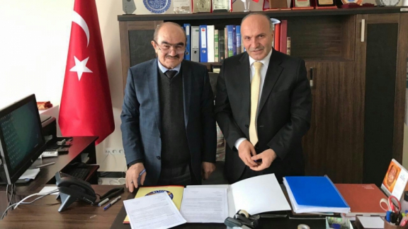 Bitlis Eren Üniversitesi İslami İlimler Fakültesi ve Bitlis İl Milli Eğitim Müdürlüğü arasında eğitim iş birliği Protokolü imzalandı.