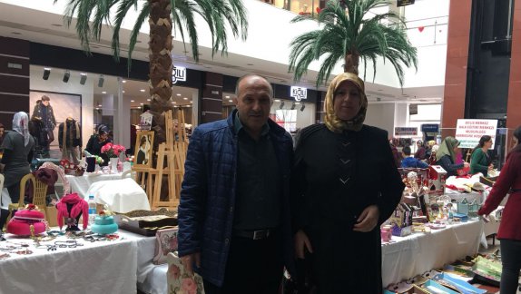 Bitlis İl Milli Eğitim Müdürümüz Sayın Mehmet Emin KORKMAZ  Tatvan AVMde sergi  İncelemelerinde bulundu