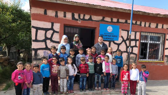 BİTLİS/Merkez Bölükyazı Köyü İlkokulu Öğrencileri Geleneksel Çocuk Oyunları Oynuyor