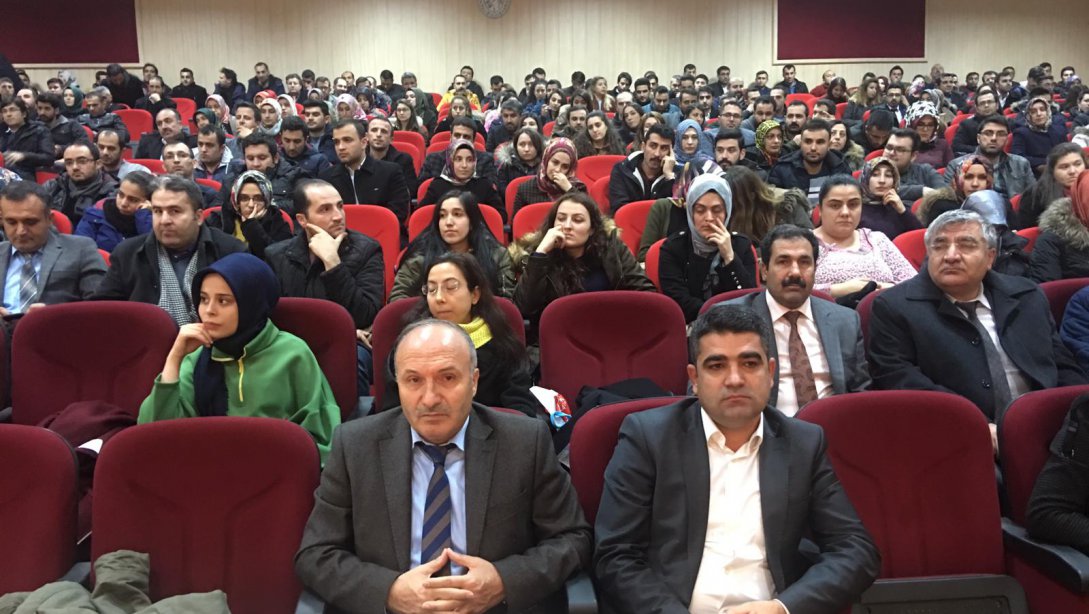 Bitlis Eren Üniversitesi Rektör Yardımcısı Prof.Dr. Mehmet DEMİRTAŞ İl Merkezindeki Öğretmenlerimize Konferans verdi.