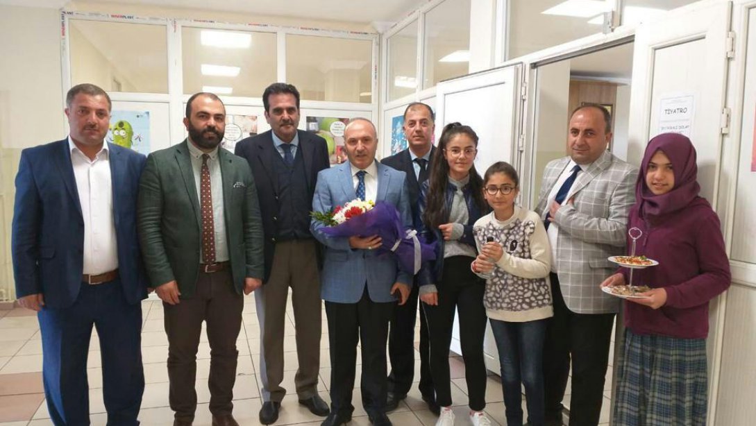 Bitlis Merkez Necip Fazıl Kısakürek Ortaokulu 4006 TUBİTAK Fuarı Sergisi ve Kütüphane Açılışı