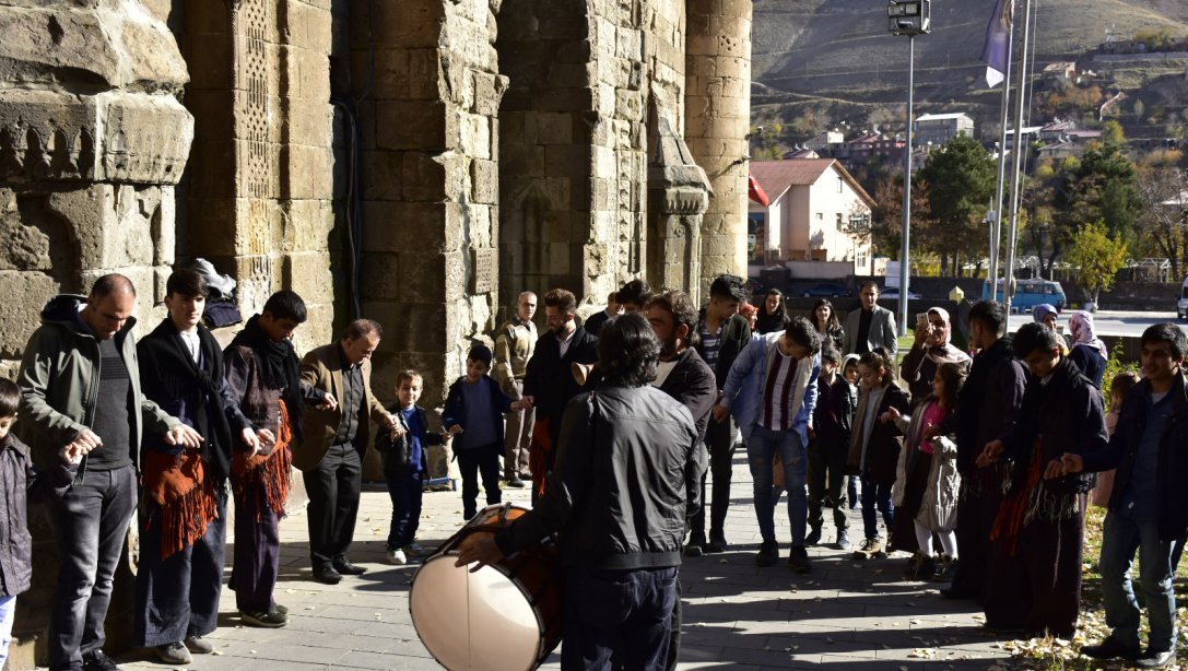Bitlis'te Ara Tatilin İlk Günü  Geziler ve Eğlence ile Başladı
