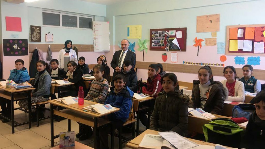 İl Milli Eğitim Müdürümüz Mehmet Emin Korkmaz Ahlat Ovakışla Yatılı Bölge Ortaokulunu Ziyaret Etti