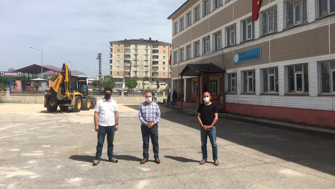 İl Milli Eğitim Müdürümüz Sayın Mehmet Emin Korkmaz'ın inşaat incelemeleri. 