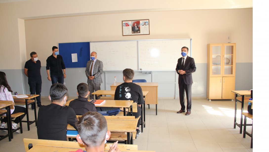 İl Müdürümüz Sayın Mehmet Emin KORKMAZ'ın Nurullah Eren Anadolu Lisesi ve Ziya Eren Spor ve Güzel Sanatlar Lisesi'ni Ziyareti