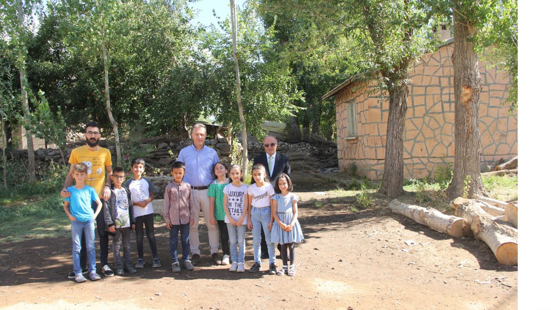 İl Müdürümüz Sayın Mehmet Emin KORKMAZ  ; İl Şube Müdürü Metin AYGÜN le Başhan İlkokulu'nu ziyaret etti.