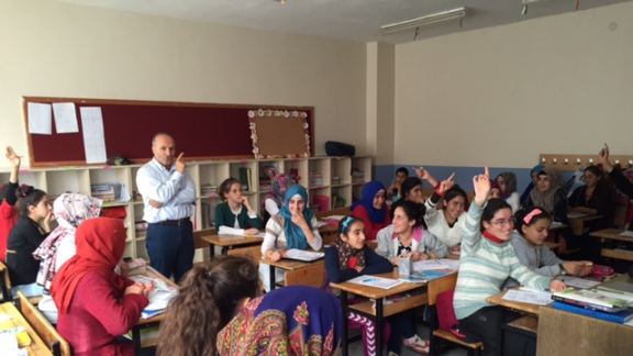 İl Milli Eğitim Müdürümüz Sayın Mehmet Emin KORKMAZ Pazar Günü Hizan Gayda Kız Yatılı Bölge Ortakolunu ziyaret etti.