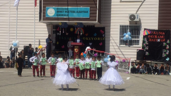 Güroymak İlçemiz Ahmet Mücteba Albayrak İlkokulu Yıl Sonu Gösterisi