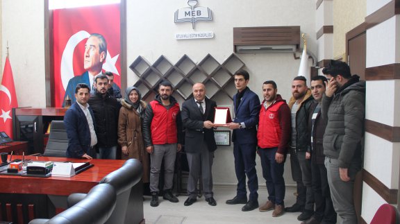 Gençlik Merkezine faaliyetlerinden ve katkılarından dolayı  Sayın Mehmet Emin Korkmaz´a Plaket taktim edildi. 