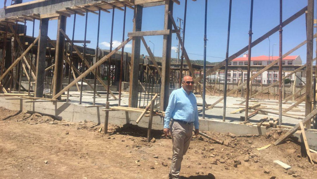 İl Milli Eğitim Müdürümüz Mehmet Emin Korkmaz Cemil Özgür MTAL Kapalı Spor Salonu İnşaatını Denetledi