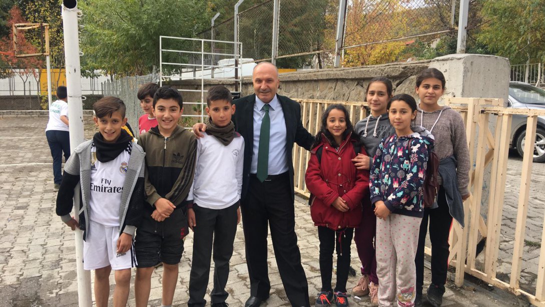 İl Milli Eğitim Müdürümüz Mehmet Emin Korkmaz'ın Tatvan Tuğ Ortaokulu Ziyareti