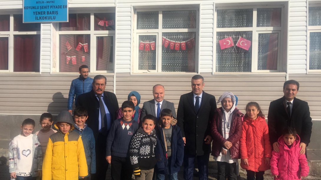İl Milli Eğitim Müdürümüz Mehmet Emin Korkmaz Mutki Koyunlu Şehit Piyade Er Yener Barış İlkokulu ve Ortaokulunu Ziyaret Etti