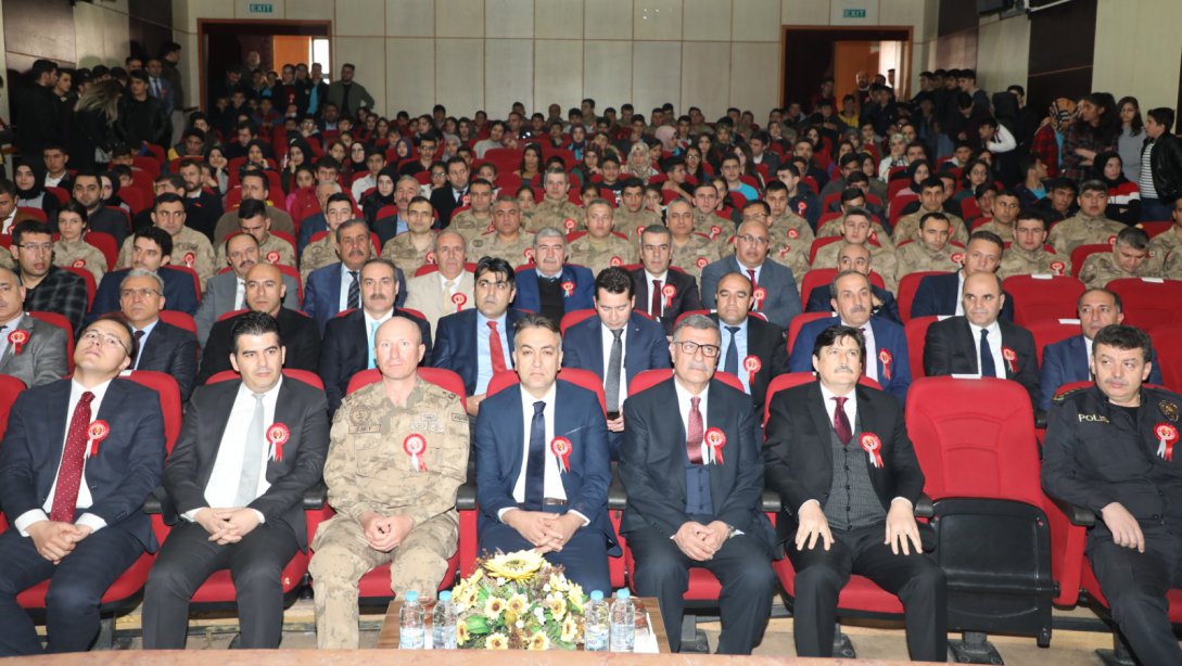 Bitlis'te 12 Mart İstiklal Marşı'nın Kabulü Ve Mehmet Akif Ersoy'u Anma Günü Programı Düzenlendi
