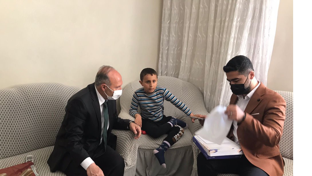 İl Müdürümüz Sayın Mehmet Emin Korkmaz'ın Özel Öğrencimizi Ziyareti
