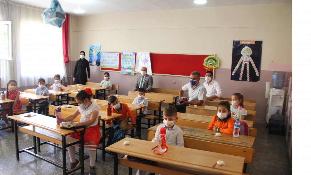 İl Müdürümüz Sayın Mehmet Emin KORKMAZ'ın Şehit Öğretmen Ergin Komut İlkokulu'na Ziyareti
