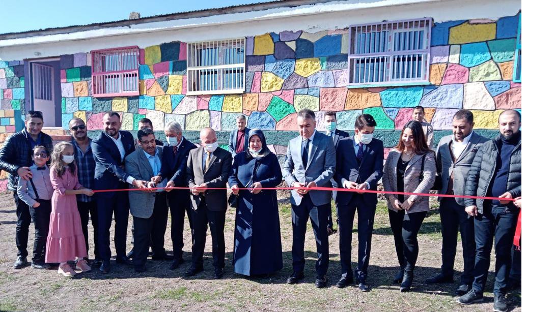 Ahlat Taşharman Köyü Eski Okul Binasının Sosyal Alana Dönüştürülmesinin Açılışı Yapıldı