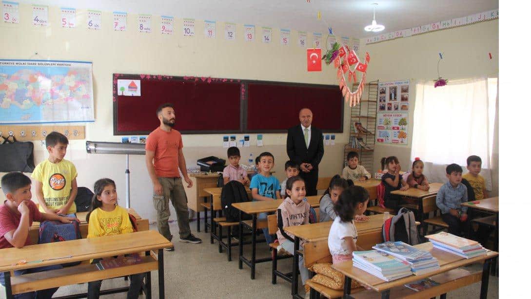 İl Milli Eğitim Müdürümüz Sayın Mehmet Emin KORKMAZ ,  İl Şube Müdürümüz Metin AYGÜN ile birlkte Yukarı Başhan Köyü İlkokulunda öğrencilerle buluştu.