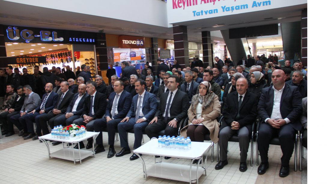 İl Milli Eğitim Müdürümüz Sayın Mehmet Emin KORKMAZ; Tatvan Doğu Anadolu 1. Kitap Fuarı'nın açılışına katıldı.