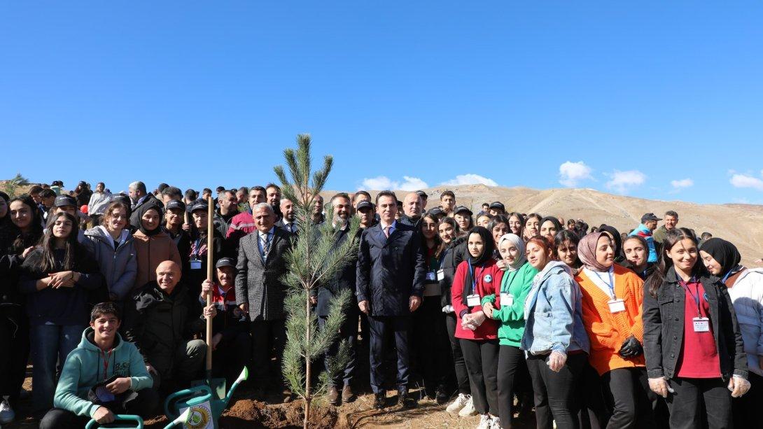 ERASMUS+ Hatıra Ormanı Fidan Dikme Şenliği: Geleceğe Yeşil Bir Miras!