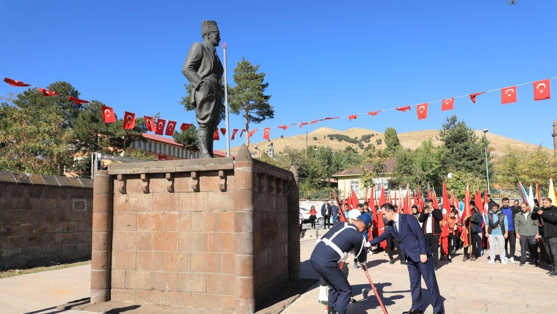 29 Ekim Cumhuriyet Bayramı Çelenk Sunma Töreni Düzenlendi