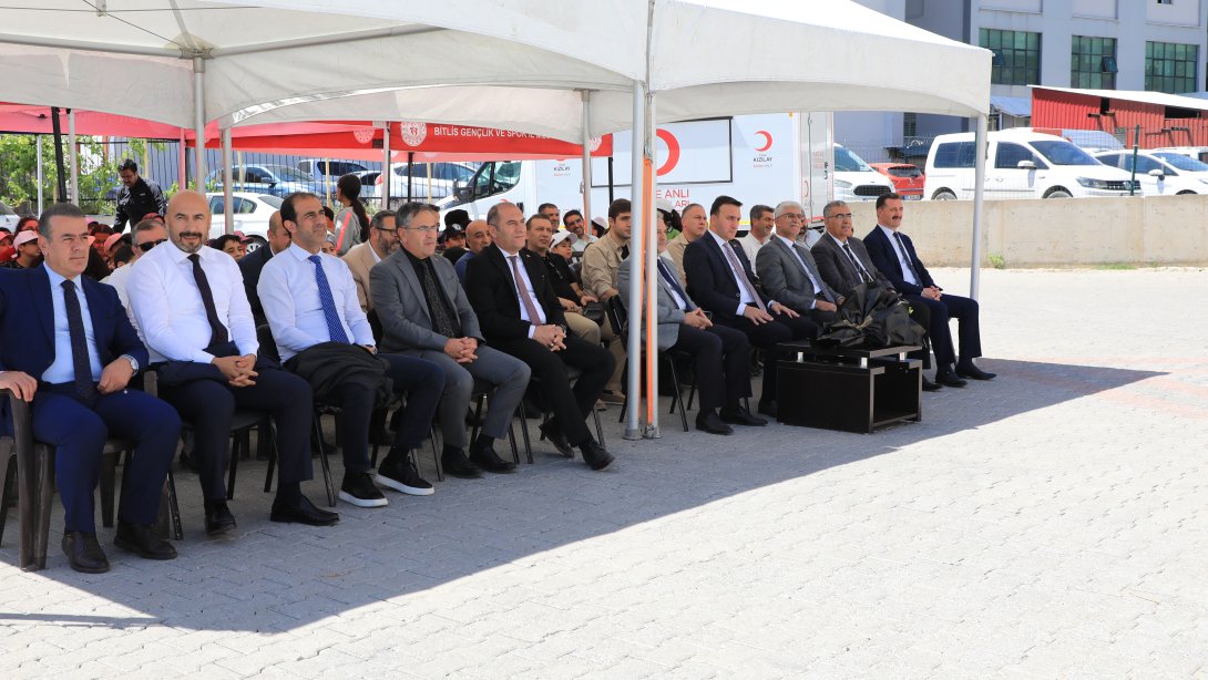 Bitlis'te, Çevreme Duyarlıyım, Değerlerime Sahip Çıkıyorum (ÇEDES) Projesi kapsamında yıl sonu kültür şenliği düzenlendi.