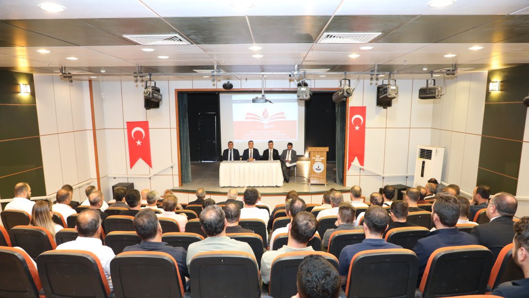 2026-2027 EĞİTİM-ÖĞRETİM YILI AHLAT İLÇESİ HAZIRLIK, SÜREÇ YÖNETİM VE DEĞERLENDİRME TOPLANTISI GERÇEKLEŞTİRİLDİ